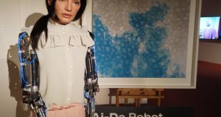 "أيدا" أول فنان روبوت واقعي في العالم