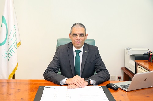 أحمد منصور شغل العديد من المناصب بالبنك المركزي المصري