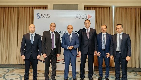 بنك أبوظبي يتبنى قدرات مبتكرة قائمة على الذكاء الاصطناعي بمجال الكشف عن الاحتيال