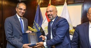 افتتاح الفرع الاول لمصلحة الشهر العقاري و التوثيق داخل فرع اتصالات مصر