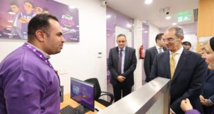 وزير الاتصالات يختتم زيارته بجولة تفقدية لـ مركز مبيعات سنترال المنيا المطور