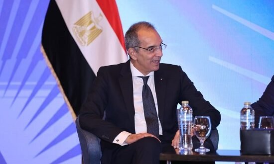 وزير الاتصالات