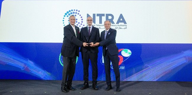 مصر تتوج بجائزة الريادة الإقليمية لتطوير نطاقات الإنترنت من المنظمة العربية للاتصال وتكنولوجيا المعلومات