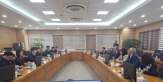 وزير الاتصالات