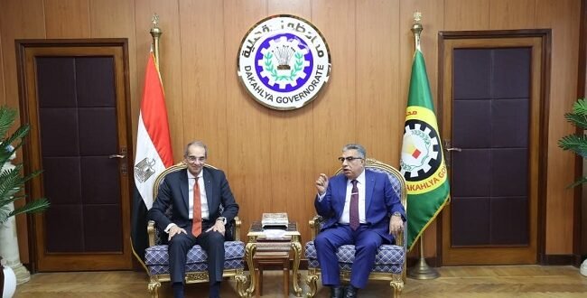 وزير الاتصالات يشيد بقدرات شباب التكنولوجيا خلال جولة موسعة في الدقهلية وزيارة مقار qTech