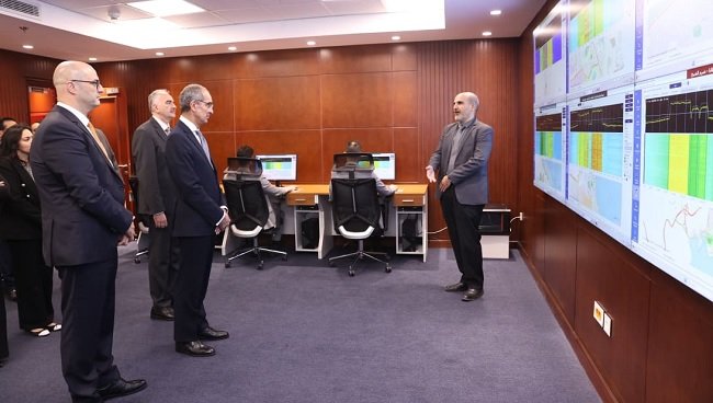 وزير الاتصالات