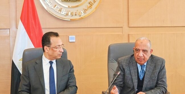 مصر تسرّع الاستثمار في مراكز البيانات بشراكة الكهرباء والاتصالات