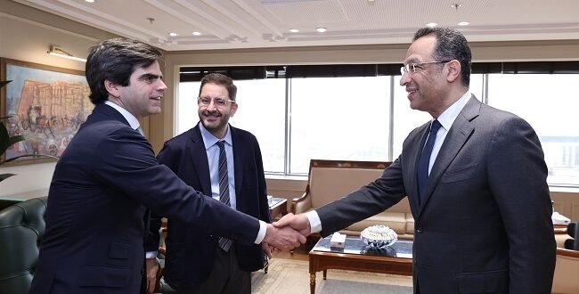 جامعة IE الإسبانية