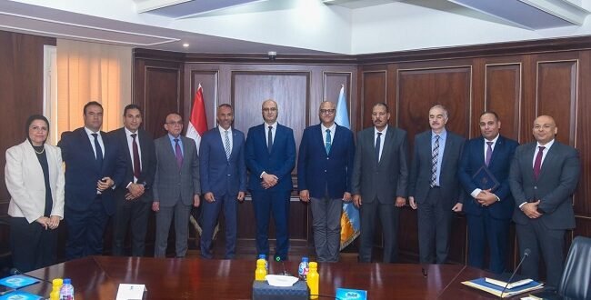 الإسكندرية تعزز شبكات الاتصالات باتفاق جديد